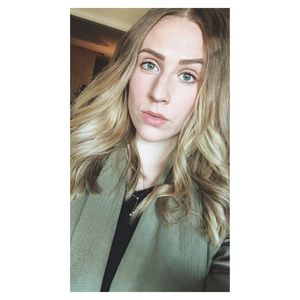 Meet your Posher, Julia